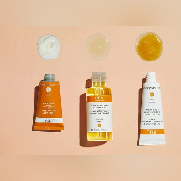 Ren Glow One Step Further travel size kit - Picture 2 of 3